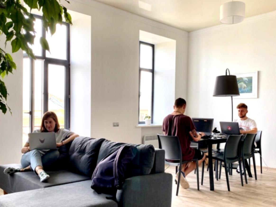 Interaktive Lernumgebung mit Finanzanalyse-Tools